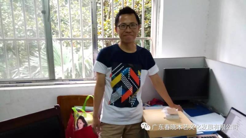 促進(jìn)校企合作，傳遞紅木雅韻——第一屆“楚風(fēng)木韻”家具創(chuàng)意設(shè)計大賽圓滿落(圖5)