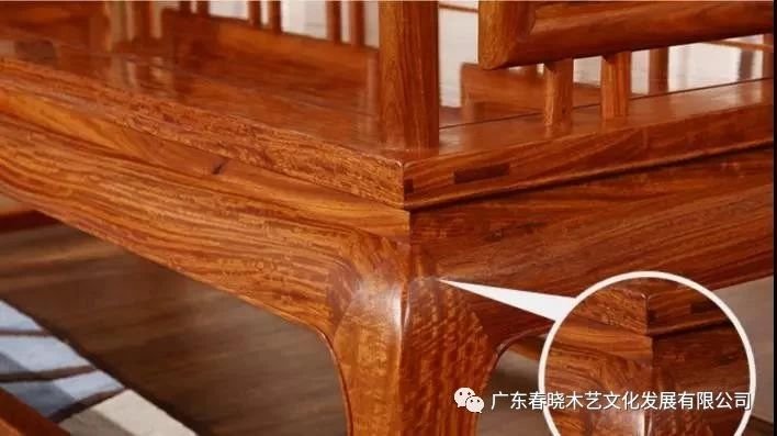 大紅酸枝之后，紅木市場主流當屬血檀與緬花(圖6)