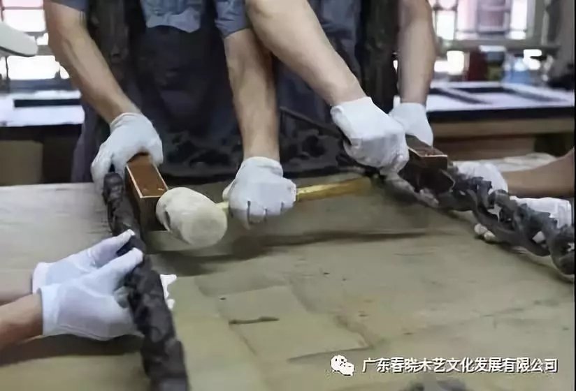 老紅木家具的修復(fù)過程，一經(jīng)修復(fù)煥然一新(圖6)