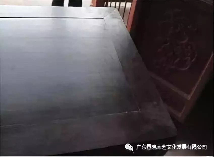 老紅木家具的修復(fù)過程，一經(jīng)修復(fù)煥然一新(圖17)