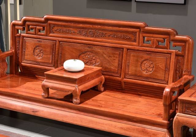 紅木家具市場(chǎng)常見的沙發(fā)款式及特點(diǎn)(圖4)