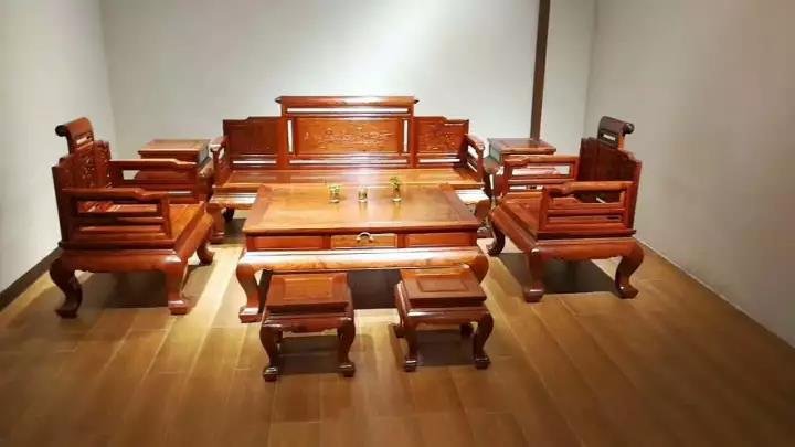 紅木家具市場(chǎng)常見的沙發(fā)款式及特點(diǎn)(圖17)